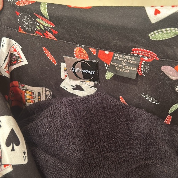 Chillwear casino-themed shirt. - Picture 4 of 4